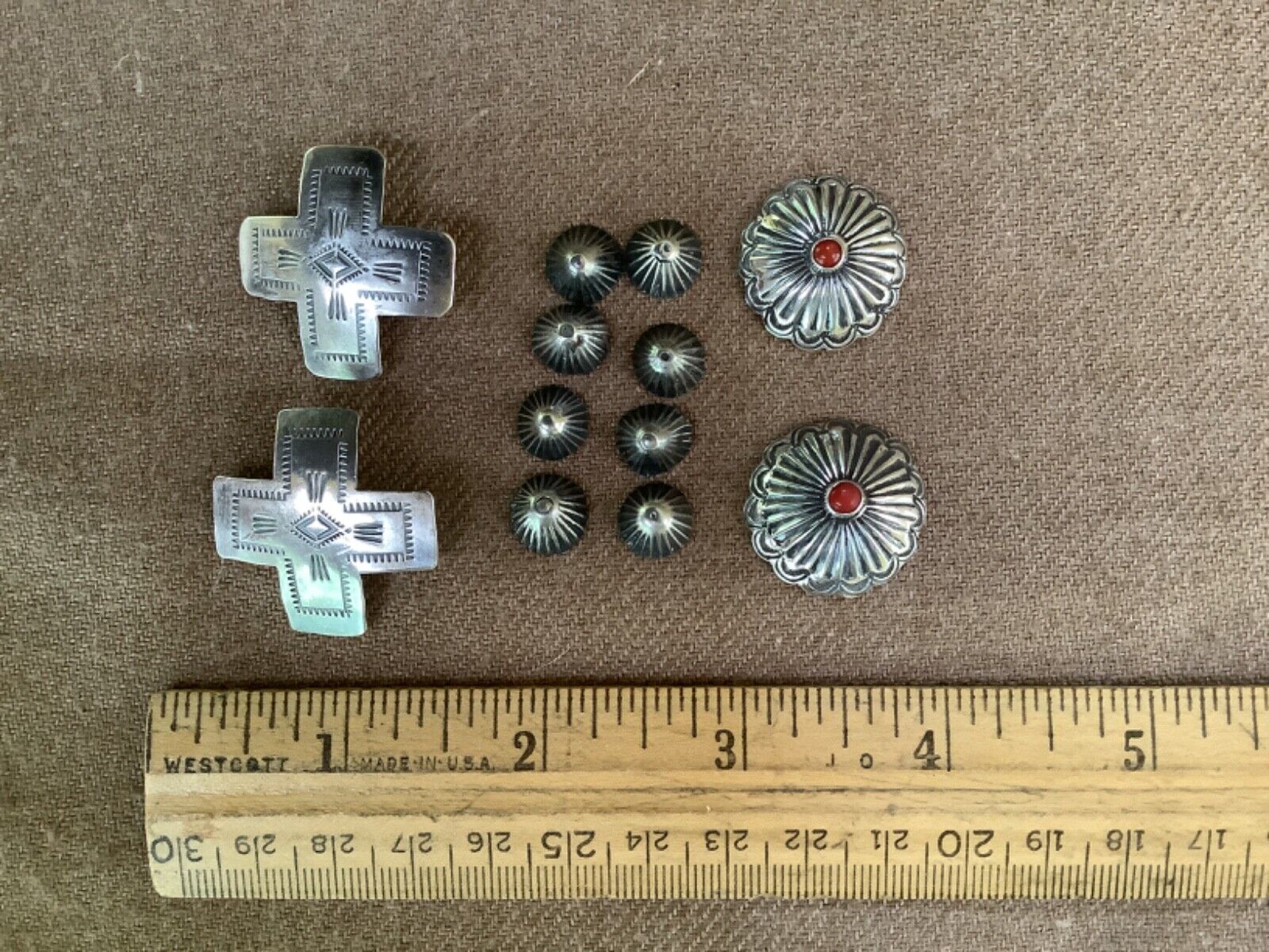 SILVER BUTTON COLLECTION OF 12 Без бренда