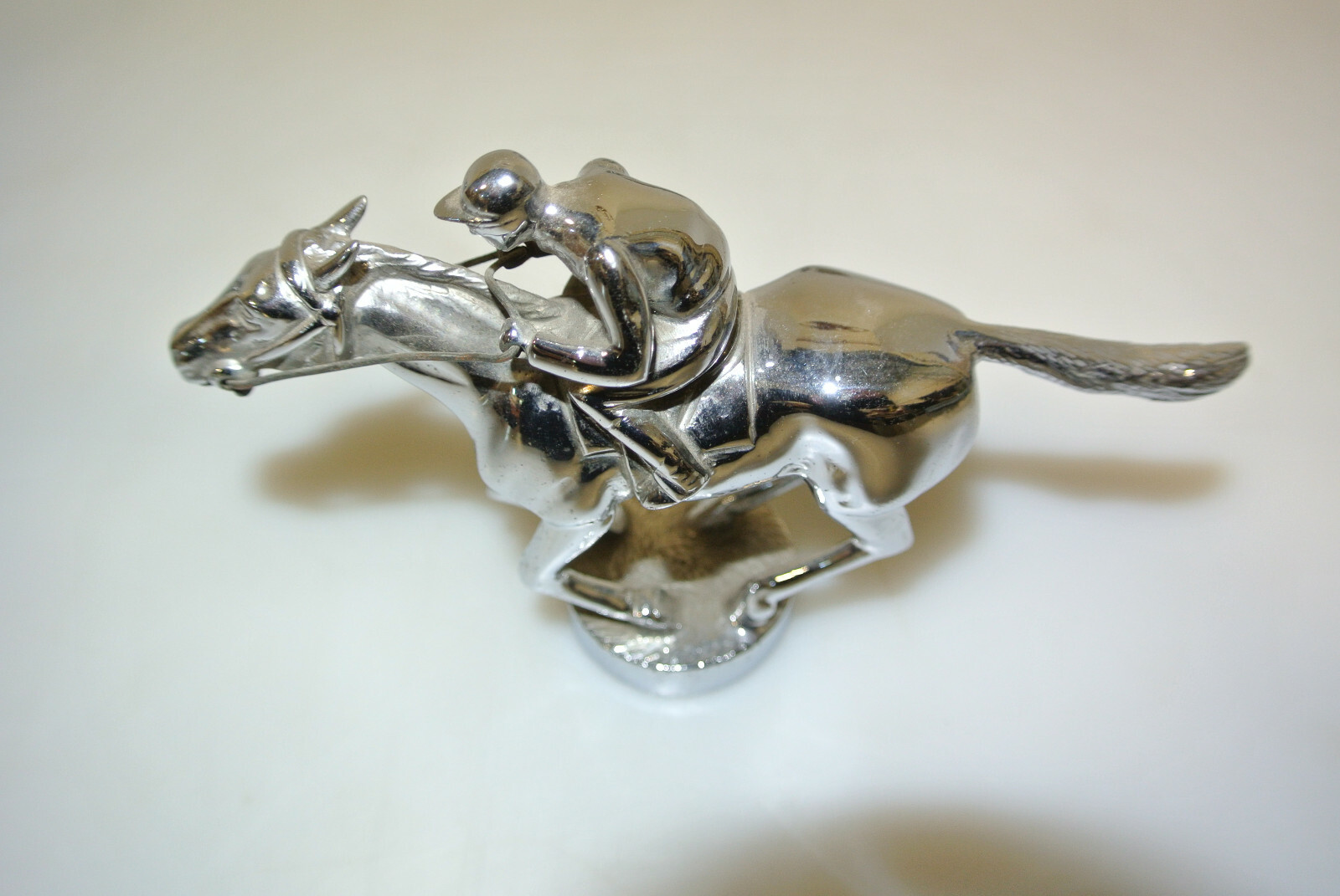 Lot(4)LOUIS LEJEUNE GALLOPING THOROUGHBRED RACEHORSE WITH JOCKEY MASCOT 3"X41/2" Без бренда - фотография #3