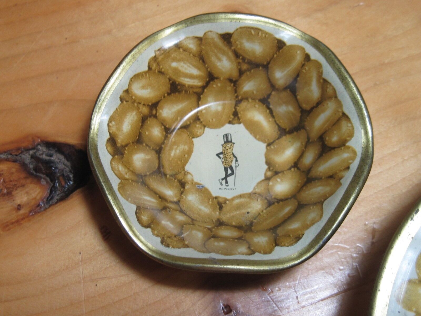 VTG LOT 6 MR PEANUT PIECE SET METAL TIN SNACK BOWL NUTS CANDY DISHES PLANTERS   Mr. Peanut - фотография #7