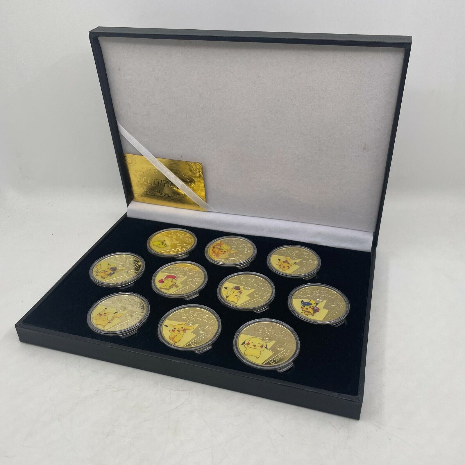 10pcs Pokemon Pikachu Coin Japan Anime Gold Commemorative Coin in box Kelin