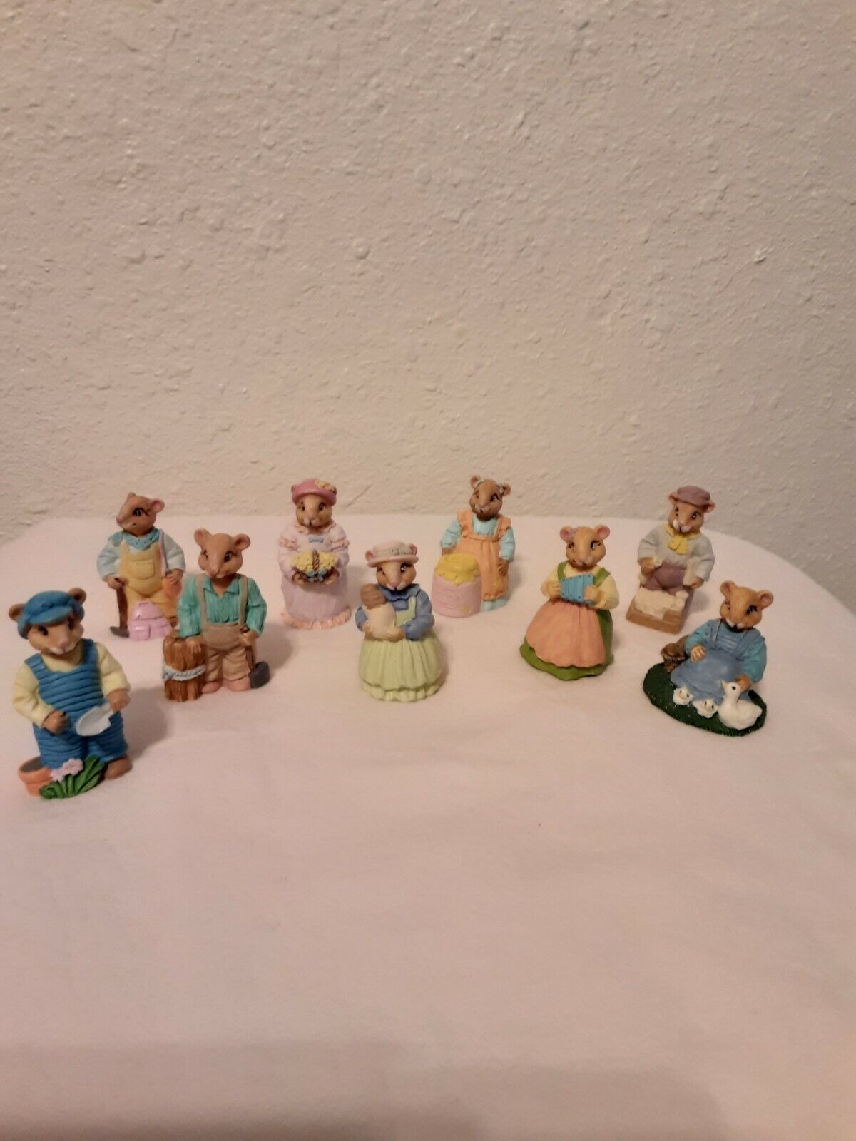 Vintage Lot 9 Miniature Mice Figurines 92 JC Adorable Very Good Used Condition Без бренда