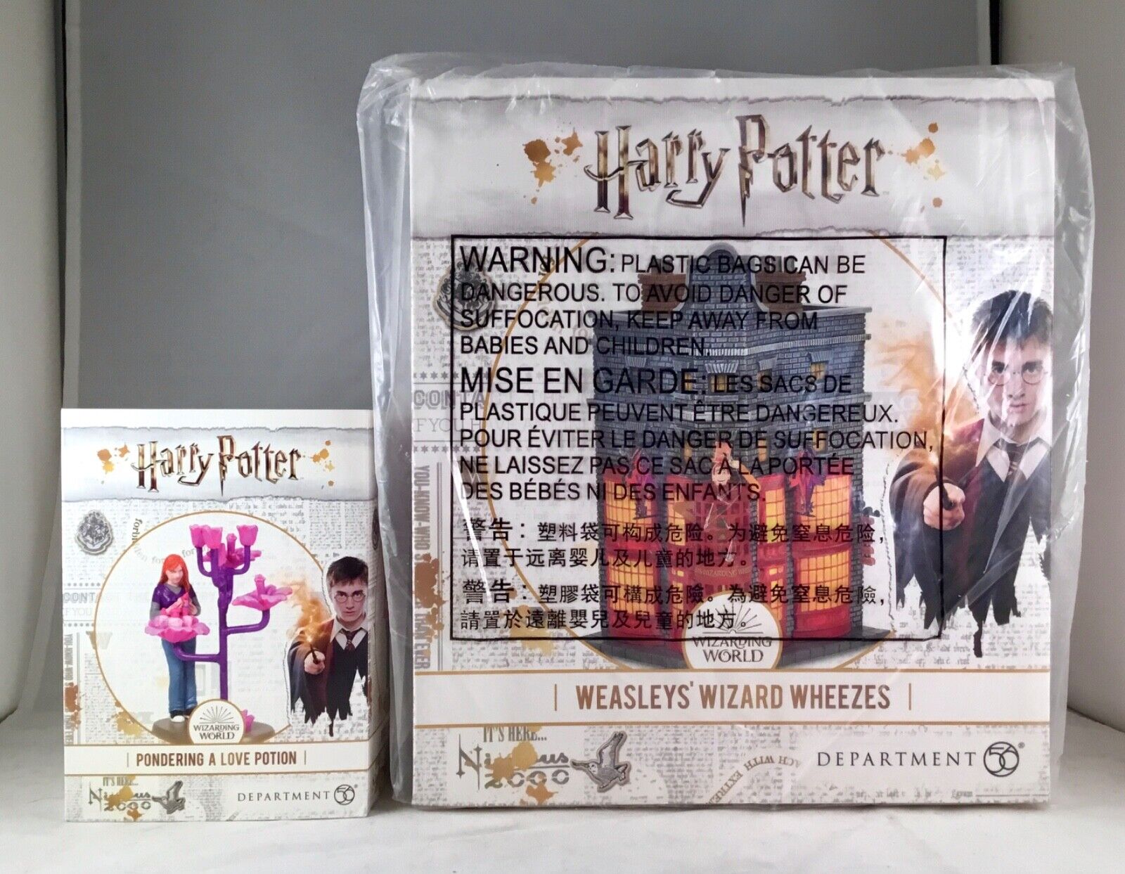 Dept 56 Lot of 2 WEASLEY'S WIZARD WHEEZES + PONDERING A LOVE POTION Harry Potter Department 56 6005615