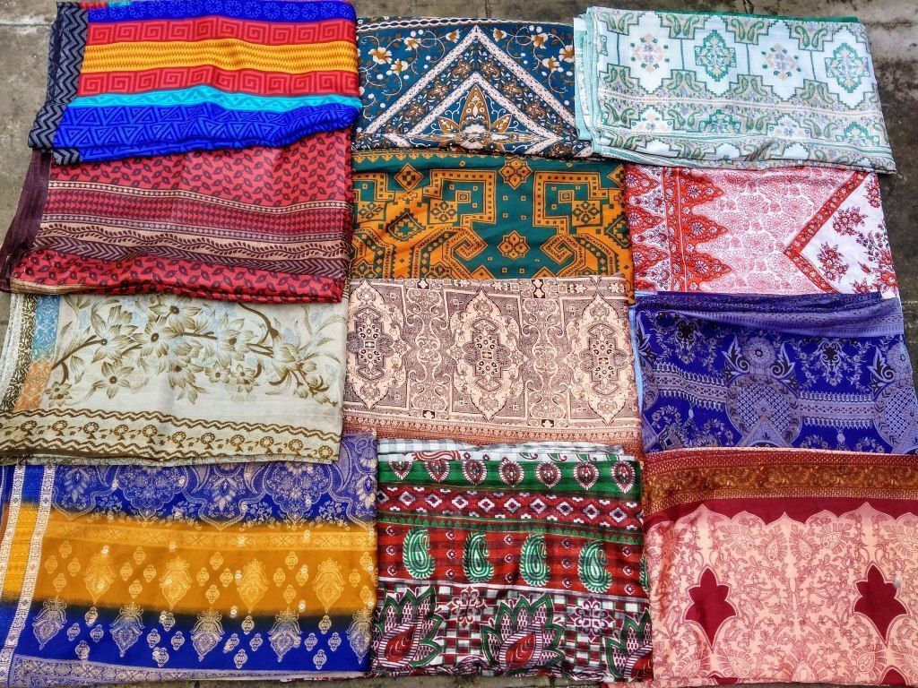 Lot Of 5 Vintage Indian Saree Silk Blend Fabric Craft Used Art Multi color Sari rajbhoomi_handicrafts Does not apply