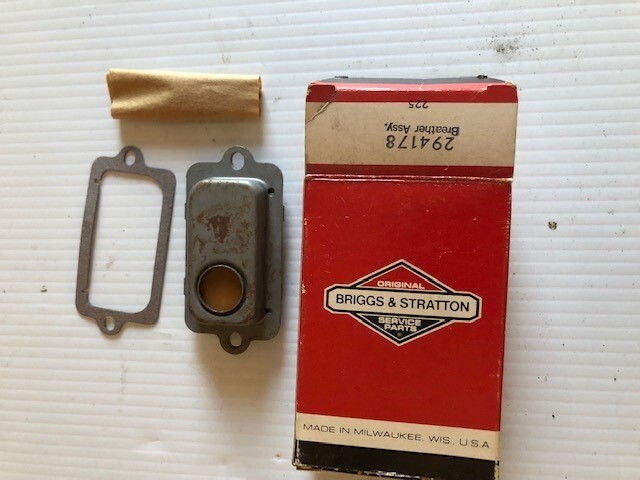 Lot 7 NOS OEM Briggs and Stratton Breather Assembly 298383, 297261, 294178 Briggs & Stratton Briggs & Stratton 298383 - фотография #3