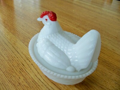 VINTAGE LIDDED 1940`S WESTMORELAND MILK GLASS RED COMBED HEN ON BASKET NEST   Westmoreland - фотография #3