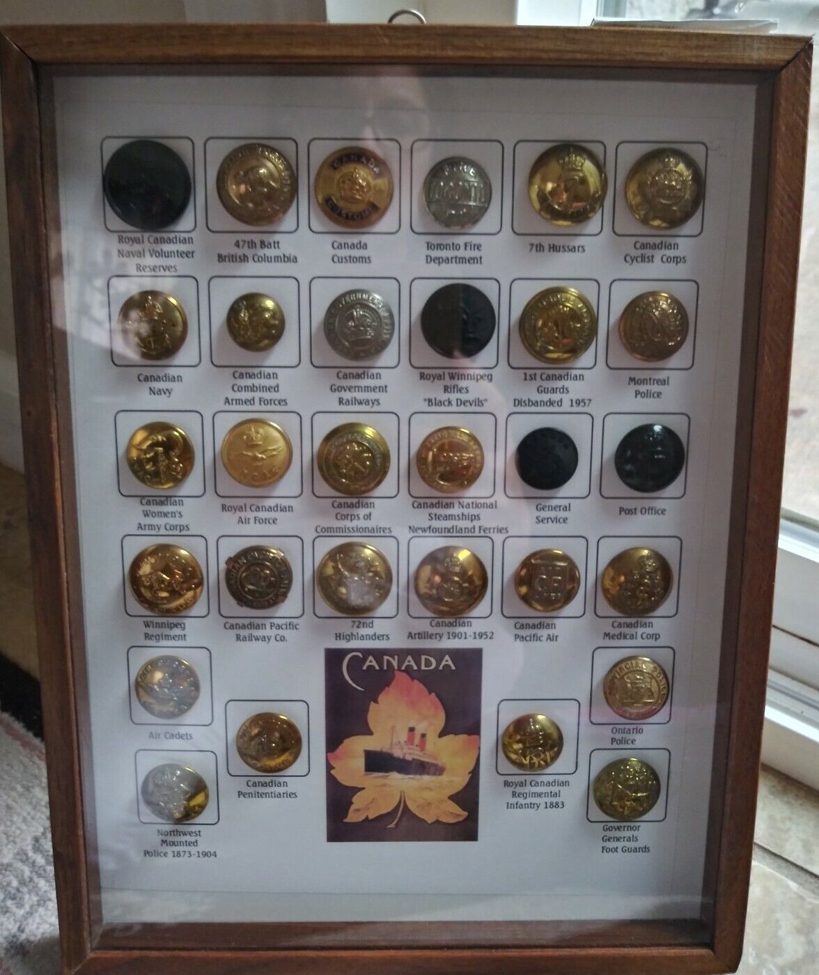 RARE Framed Collection of  30 Buttons Canada Police, Navy, Armed Forces, Customs Без бренда