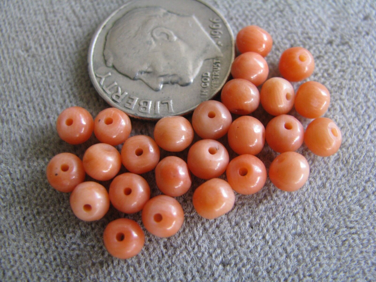 Lot of 25 Antique NaturaI Italian Coral Beads Salmon 3.5-4mm Без бренда