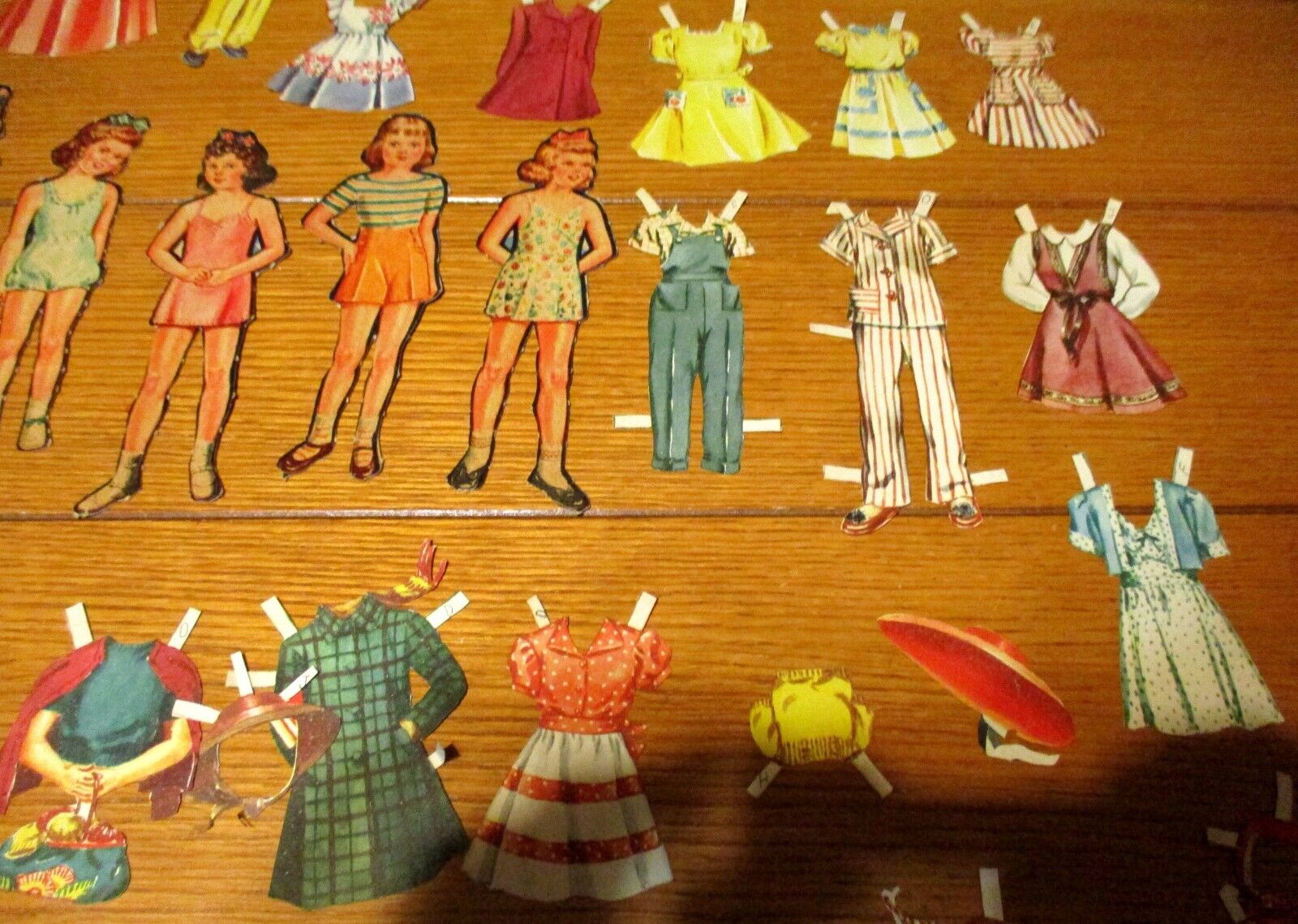 Vintage Paper Doll and Outfit Lot (75) W/15 Dolls & 60 Outfits   NICE!!!!     #3 Unbranded - фотография #7