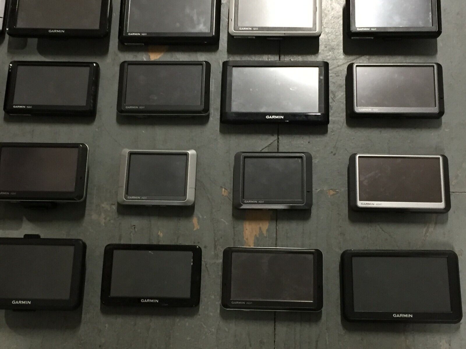 Lot of 25 Various Garmin GPS Units - All Working Great!! - Free Shipping!! Garmin Does Not Apply - фотография #5