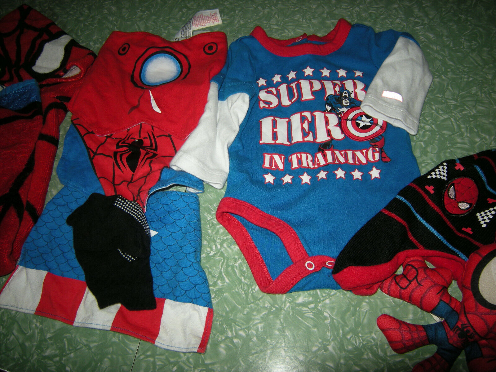 LOT of Spider-Man,Marvel Baby Items:Towel, Bibs, PlushToy, Knit Hat, One-Piece Без бренда - фотография #5