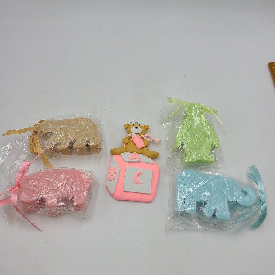ABC Baby Gift Set Frame Animal Soaps Teddy Bear Ornament Calendar Sign Lot 12 Cupcakes and Cartwheels - фотография #7
