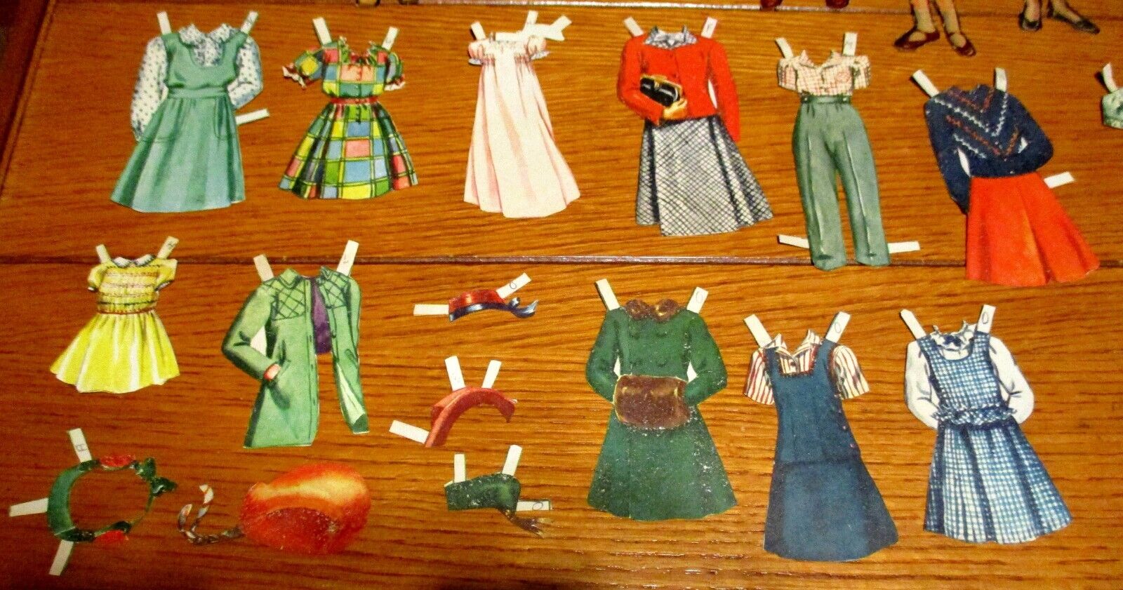 Vintage Paper Doll and Outfit Lot (75) W/15 Dolls & 60 Outfits   NICE!!!!     #3 Unbranded - фотография #2