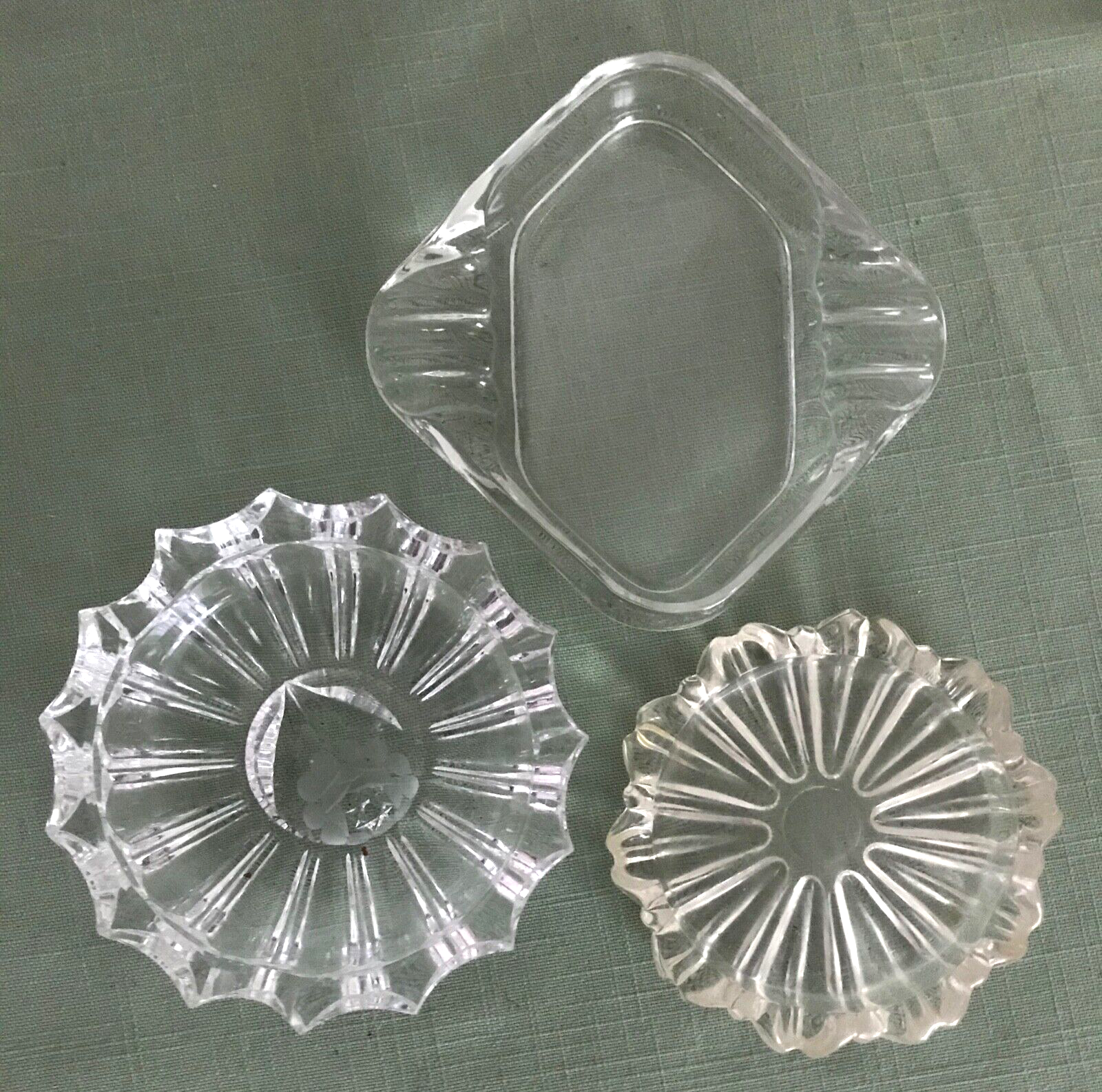 3 Mid Century Modern Clear Glass Ashtrays Без бренда