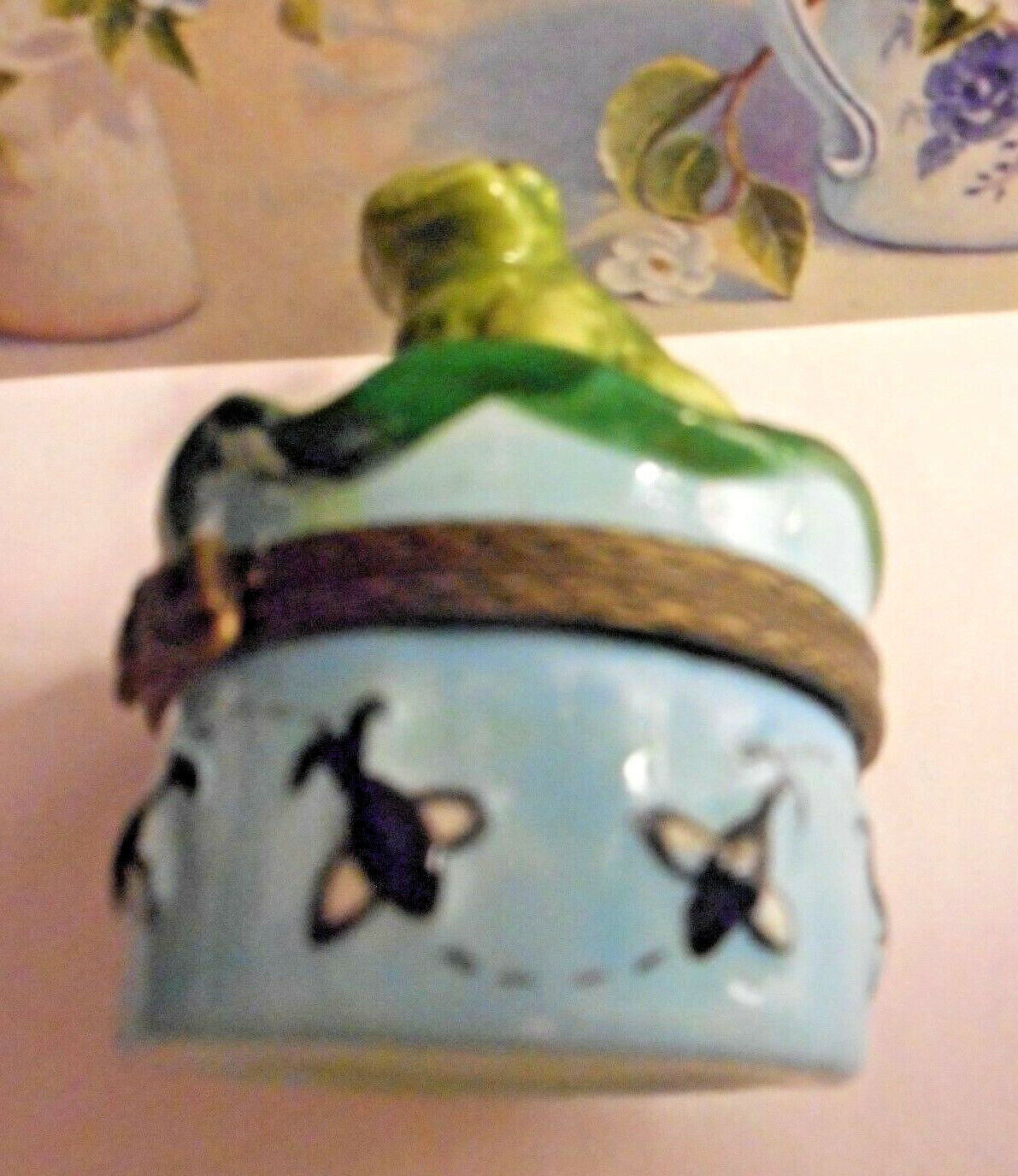Green frog with seperate lily pad trinket box..HEAVY.. Без бренда - фотография #8
