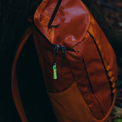 GEAR AID Ni Glo, 2" Glowing Keychain for Camping, Night Fishing, Green (2-Pack) Gear Aid 91501 - фотография #8