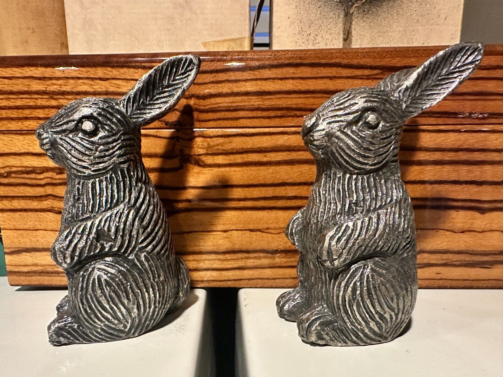 NEW Set of Pewter Silver Pier 1 Easter Bunny Salt / Pepper Shakers Pier 1 - фотография #3
