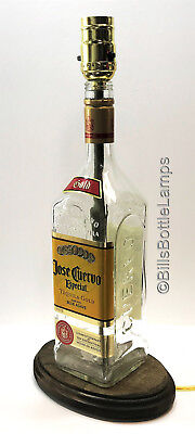 JOSE CUERVO ESPECIAL GOLD Tequila  Liquor Bottle TABLE LAMP Light with Wood Base Jose Cuervo - фотография #3