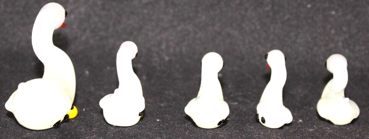 Vintage, ( 1970's) Hand Made,  Art Glass Miniature Family of 5 Swans Unbranded - фотография #4
