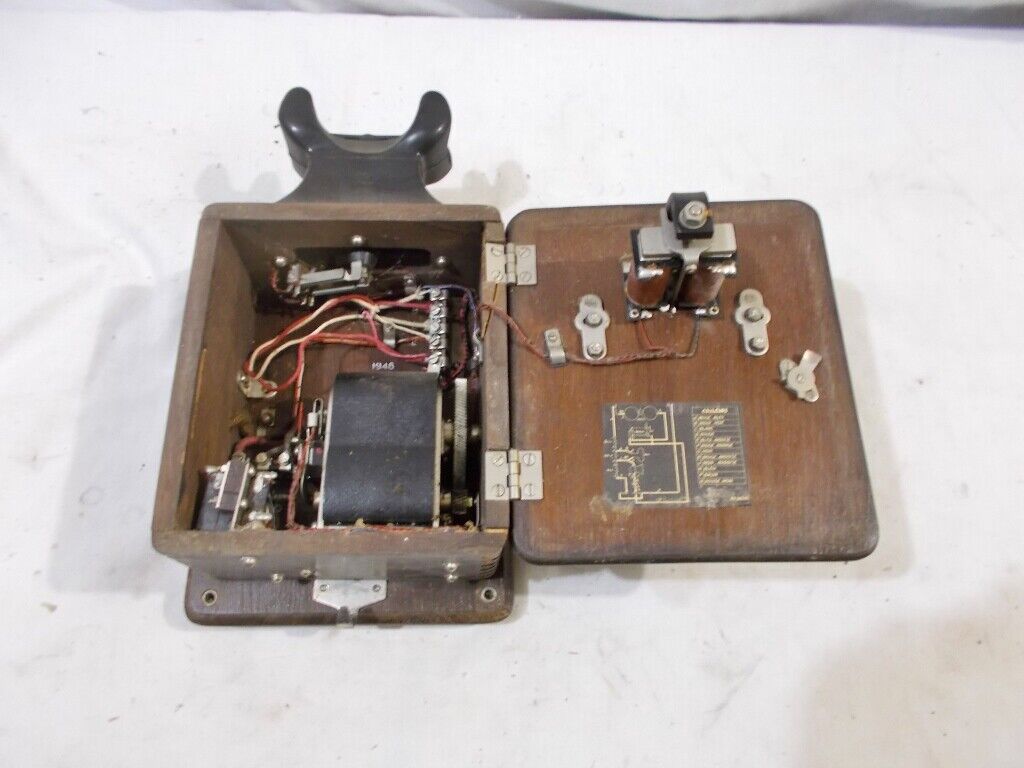 Two Old Oak Crank Wall Phones with Generator and Bakelite Cradle Bell Telephone - фотография #5