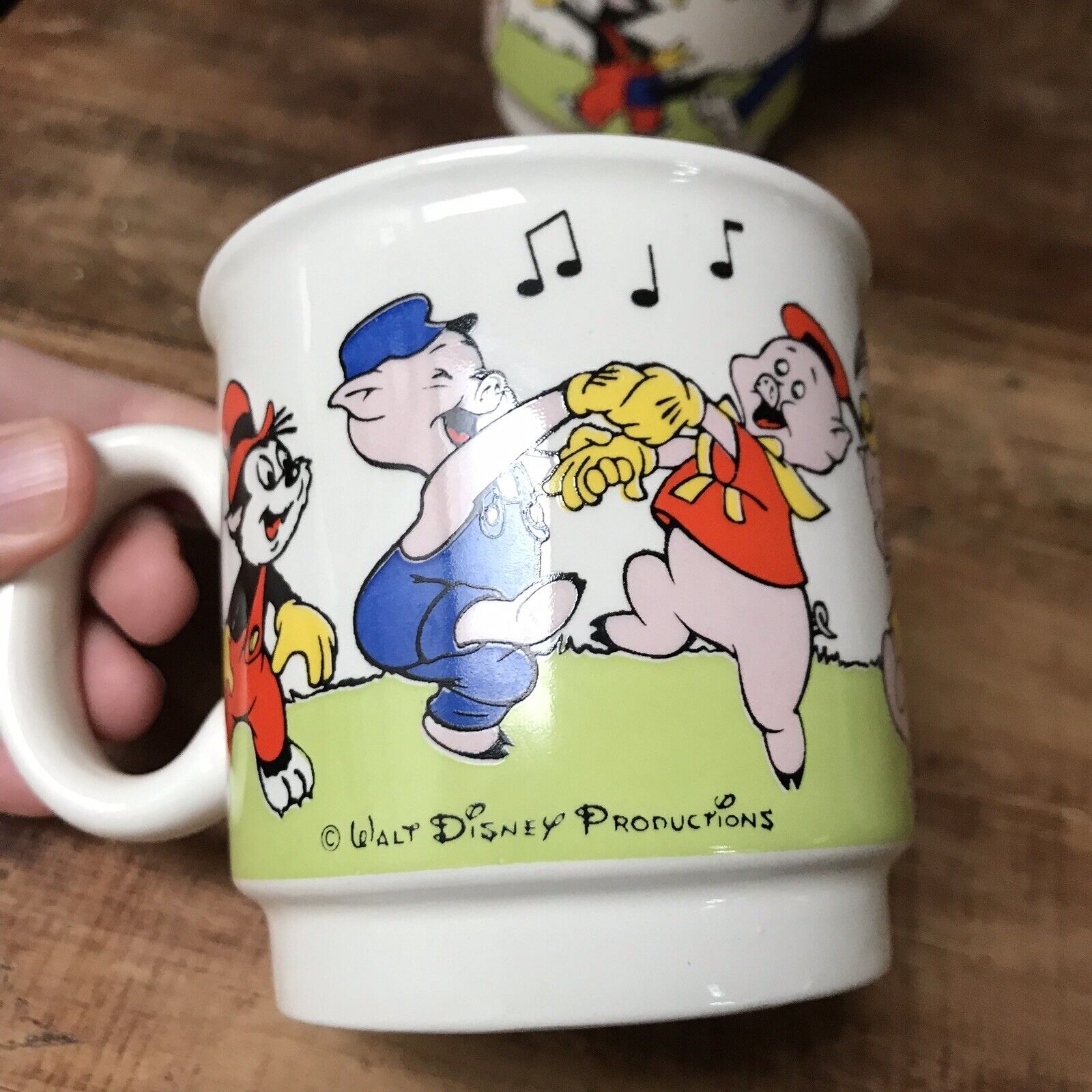 Pair - lot of 2 - Vintage Walt Disney Three Little Pigs porcelain MUG cup set Без бренда - фотография #4