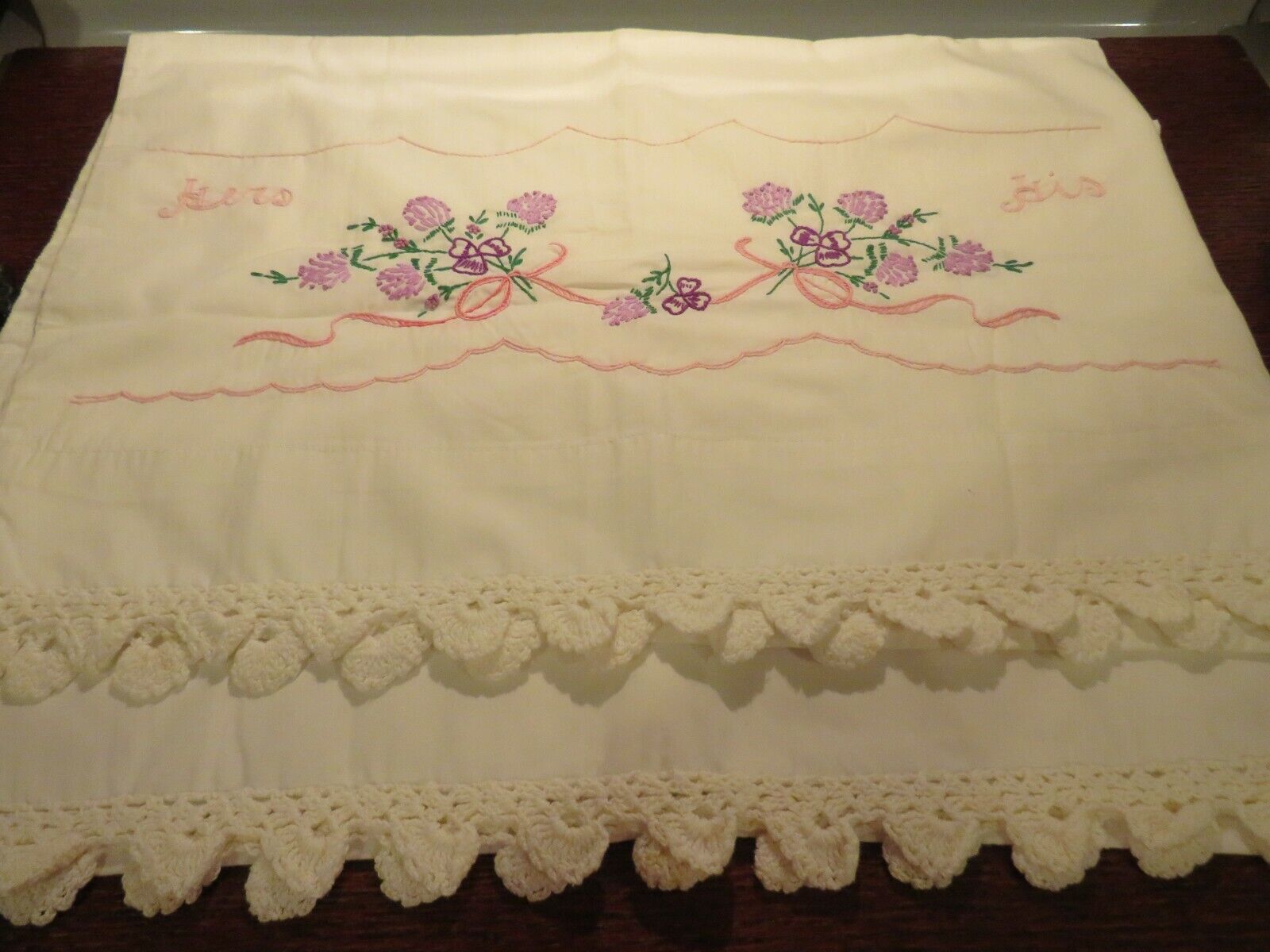 Pair Of Pretty Purple/Pink Floral Vintage Std. Embroidered Pillow Cases  Handmade - фотография #4