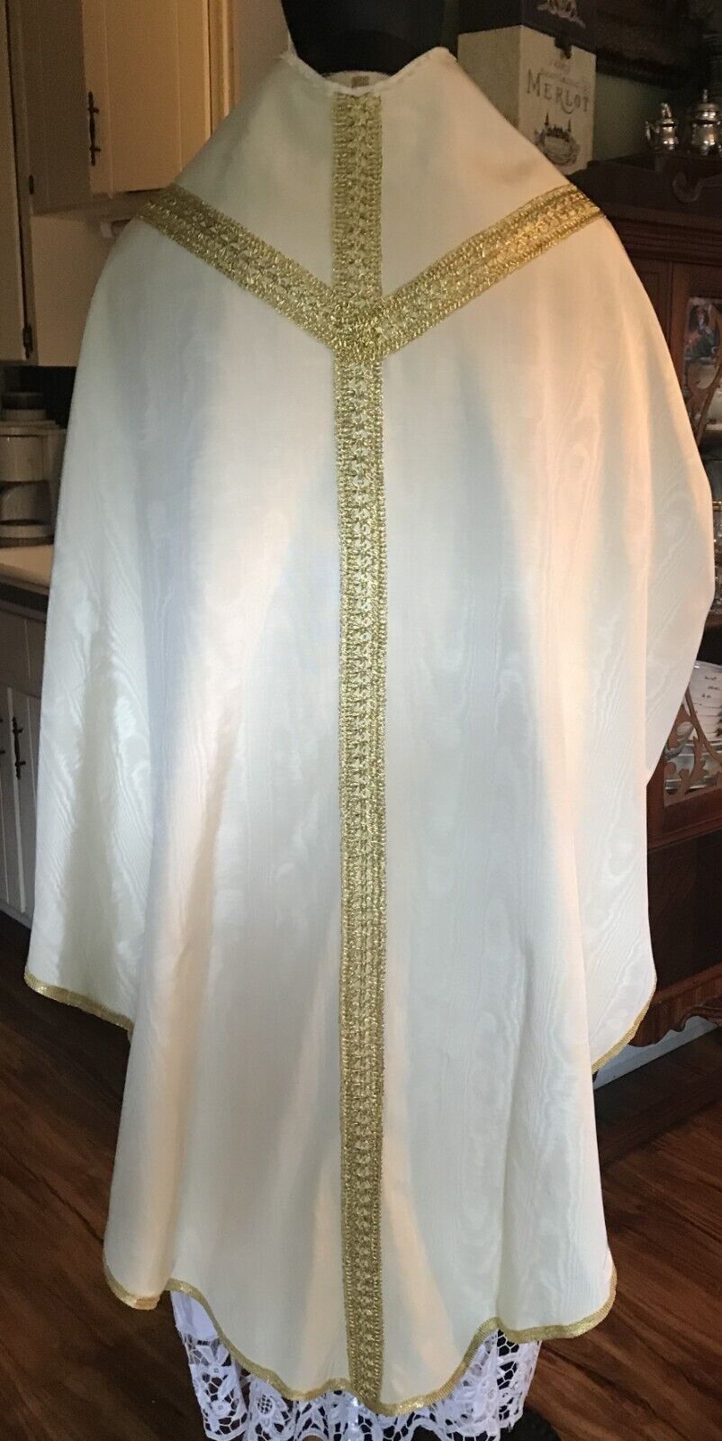 White Silk Conical Chasuble (5 piece vestment set) Homemade - фотография #2