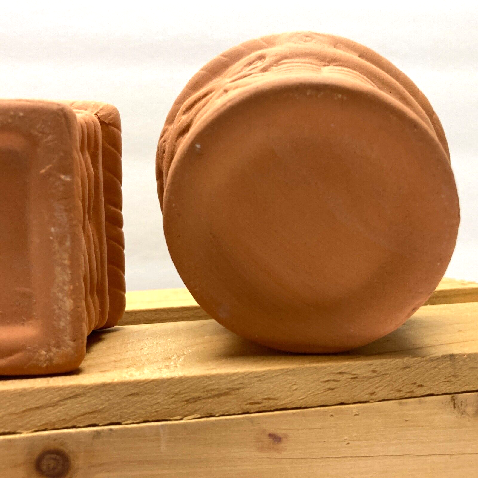 Lot of 7 NEW (flaws) Mini Clay Terracotta pots, baskets, water can home decor unmarked - фотография #15