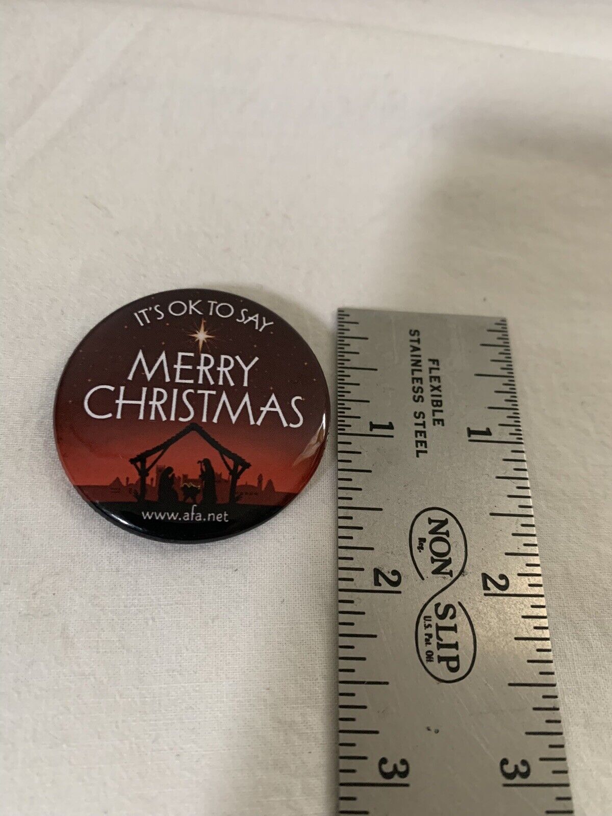 It's Ok To Say MERRY CHRISTMAS Button Pin AFA 1.75" Без бренда - фотография #4