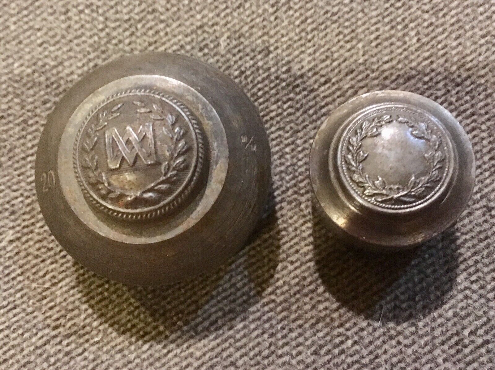 ANTIQUE DIE PUNCHES FOR MAKING STAMPED METAL MILITARY BUTTONS LOT/2 WATERBURY CT Без бренда