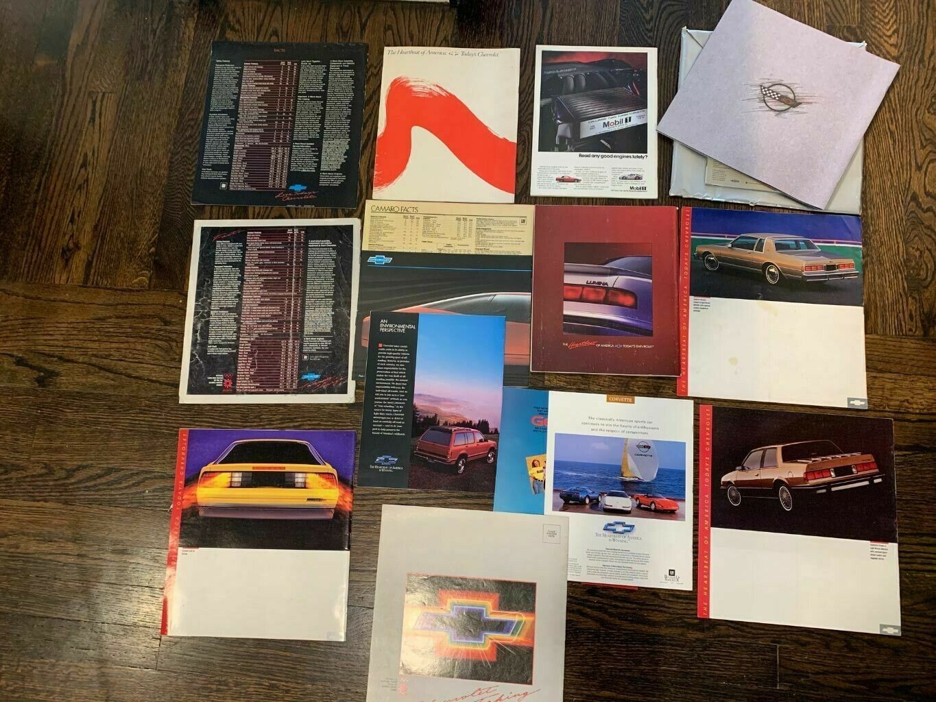 Lot of fifteen (15) Chevrolet Brochures - "As Is"  Без бренда - фотография #2