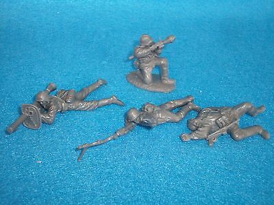 Classic Toy Soldiers German Assault Team w/ Medics ,17 figures in 1/32 scale CTS - фотография #2