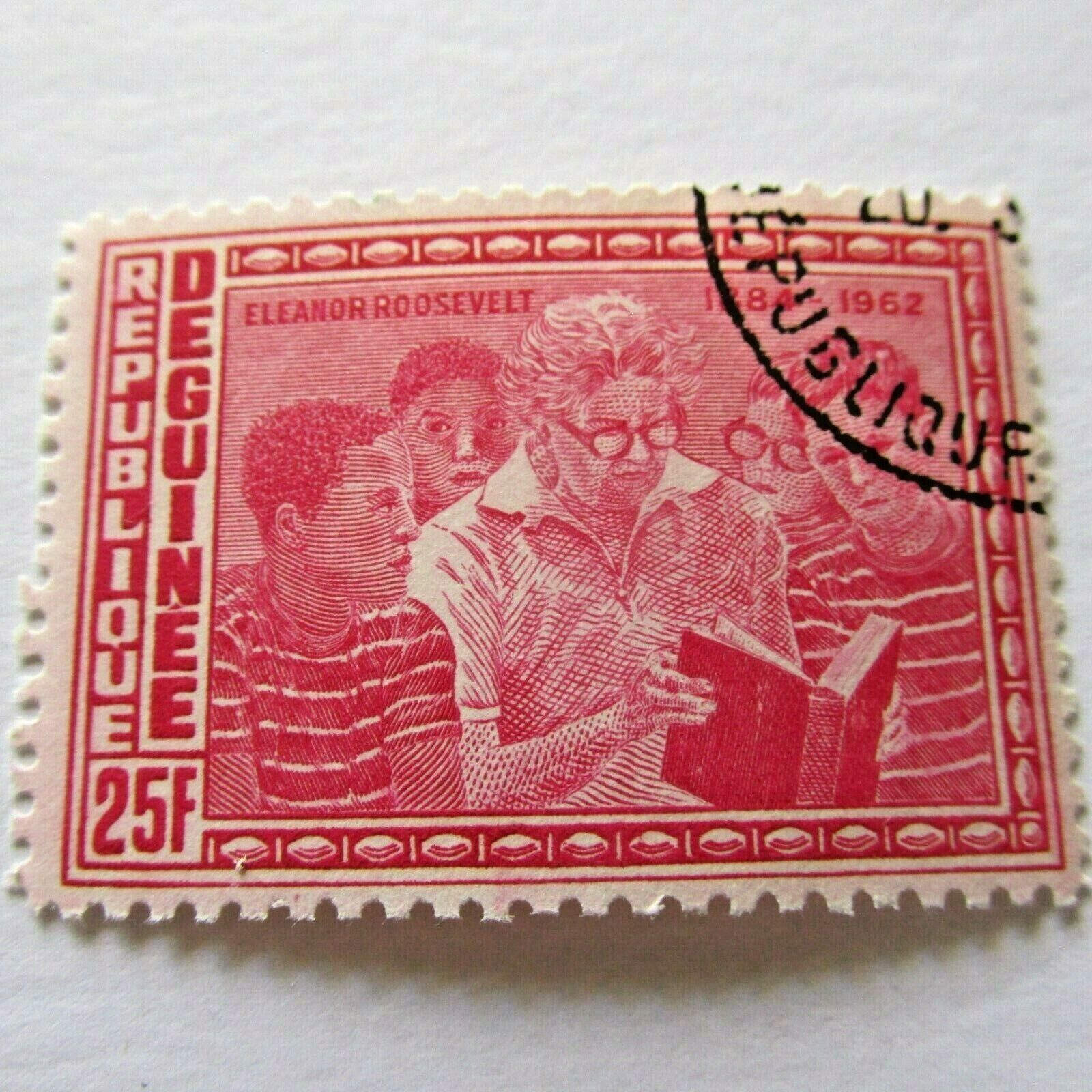 Eleanor Roosevelt Postage Stamps Republique De Guinee Guinea Reading to Children Без бренда - фотография #3