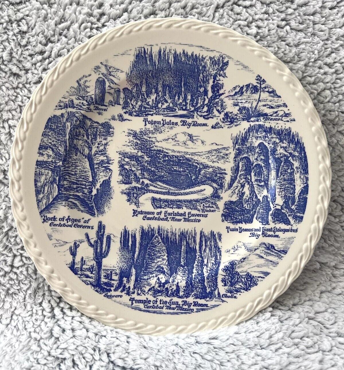 Vernon Kilns Carlsbad Caverns New Mexico Blue Transfer Ware Souvenir Plate 10.5" Без бренда