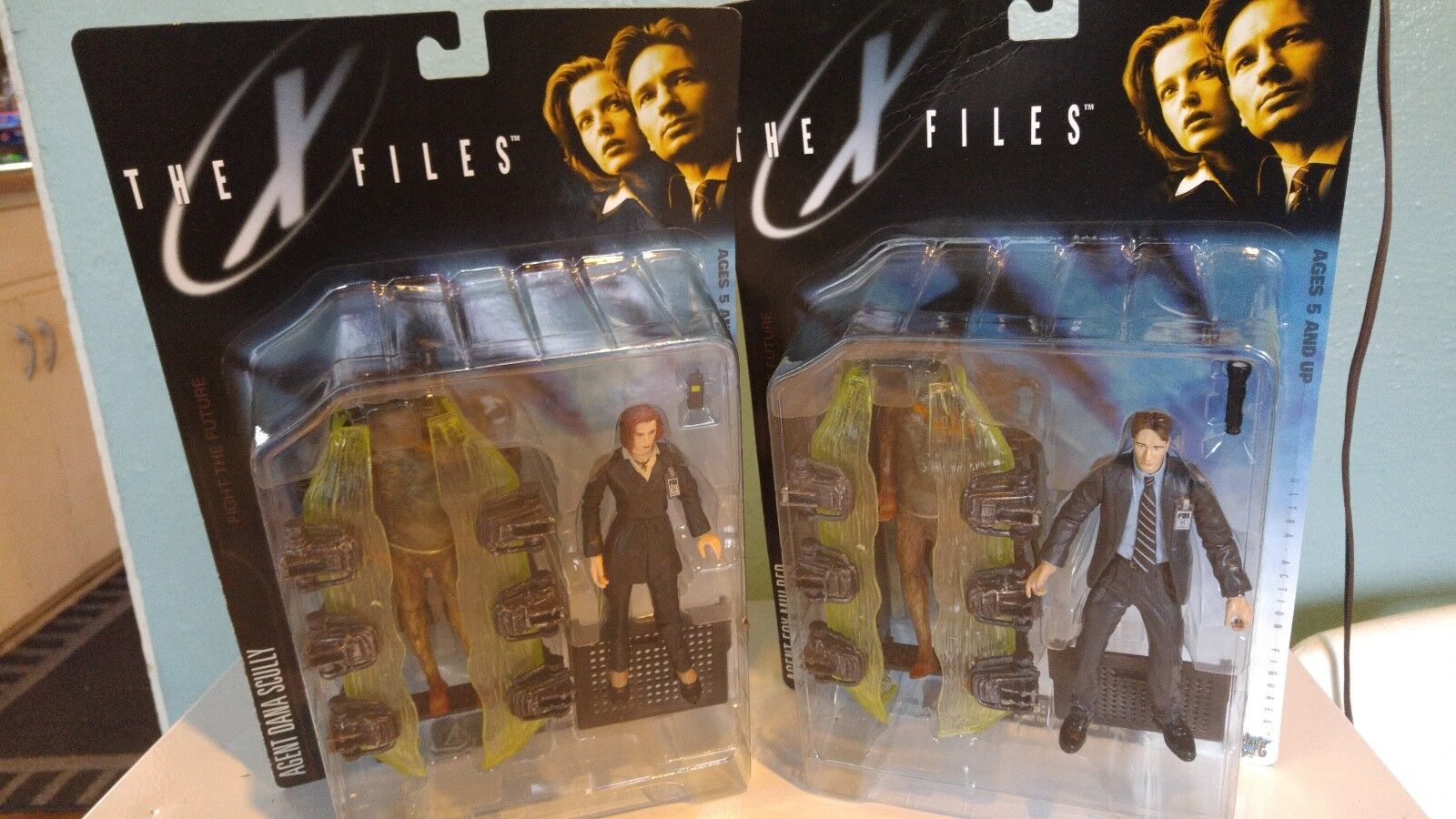 1998 McFarlane Toys The X-Files Series 1 Agent Fox Mulder and Agent Dana Scully Без бренда - фотография #2