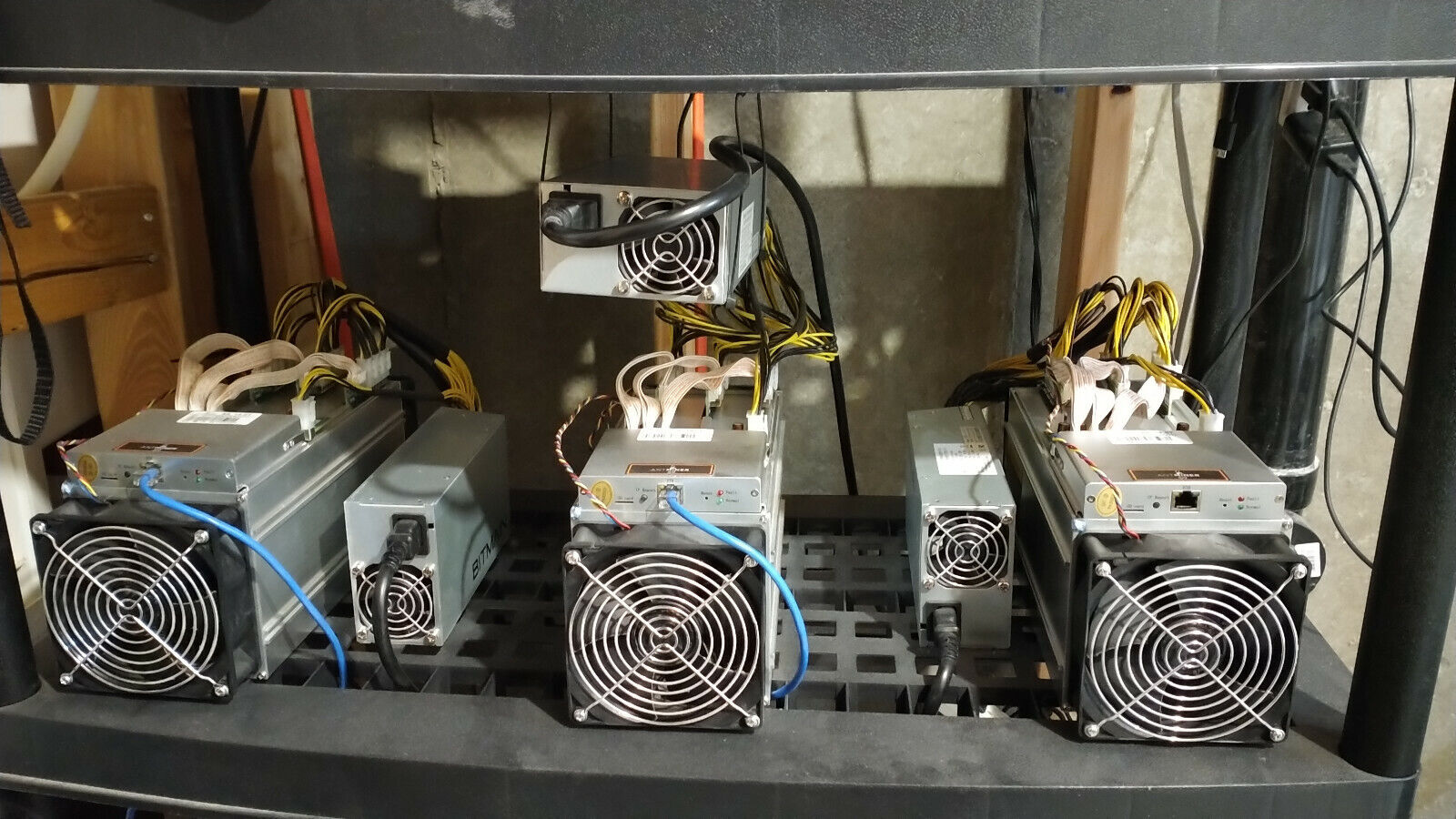 3 Used Bitcoin AntMiner S9 14T With 1600W PSU and Braiins OS Antminer S9 14 T - фотография #4