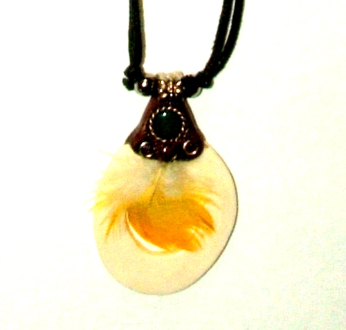 Bone Pendant Necklace w/ Feather 24" adjustable slide cord New YELLOW feather Без бренда