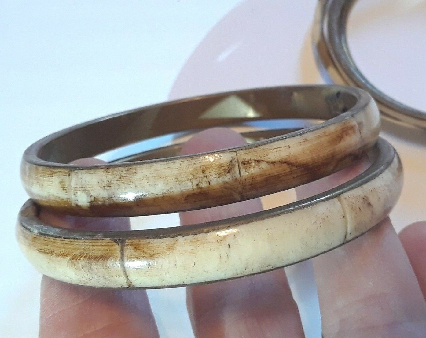 Lot of 5 gold tone bangle bracelets with inlay stone. Made in India. Beautiful! Unbranded - фотография #4