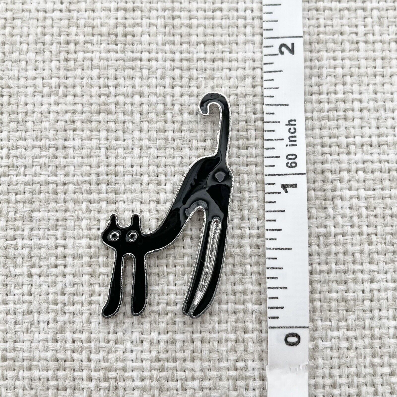 Stretching Scared Skinny Black Cat Metal Enamel Lapel Pin - Brand New Без бренда - фотография #5