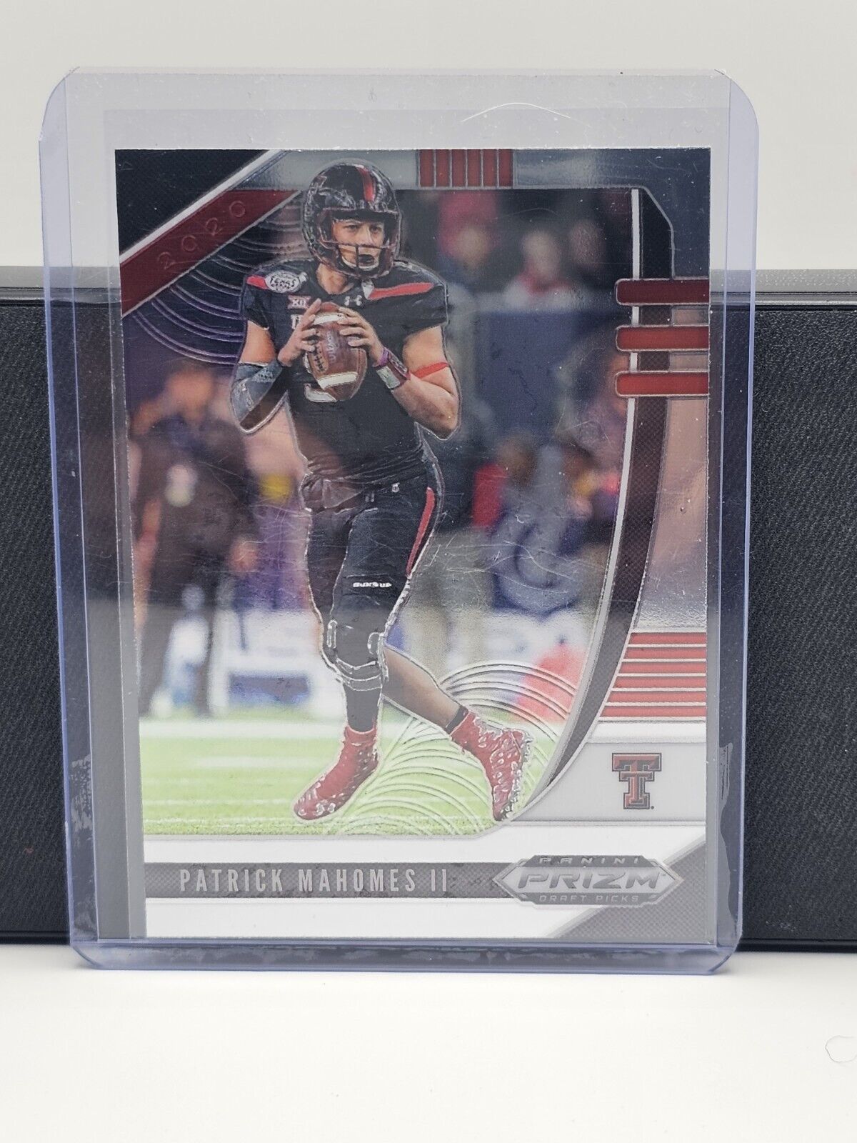Patrick Mahomes Funko Pop! #148 with 4 Card Collection NFL Kansas City Chiefs Funko 57406 - фотография #4