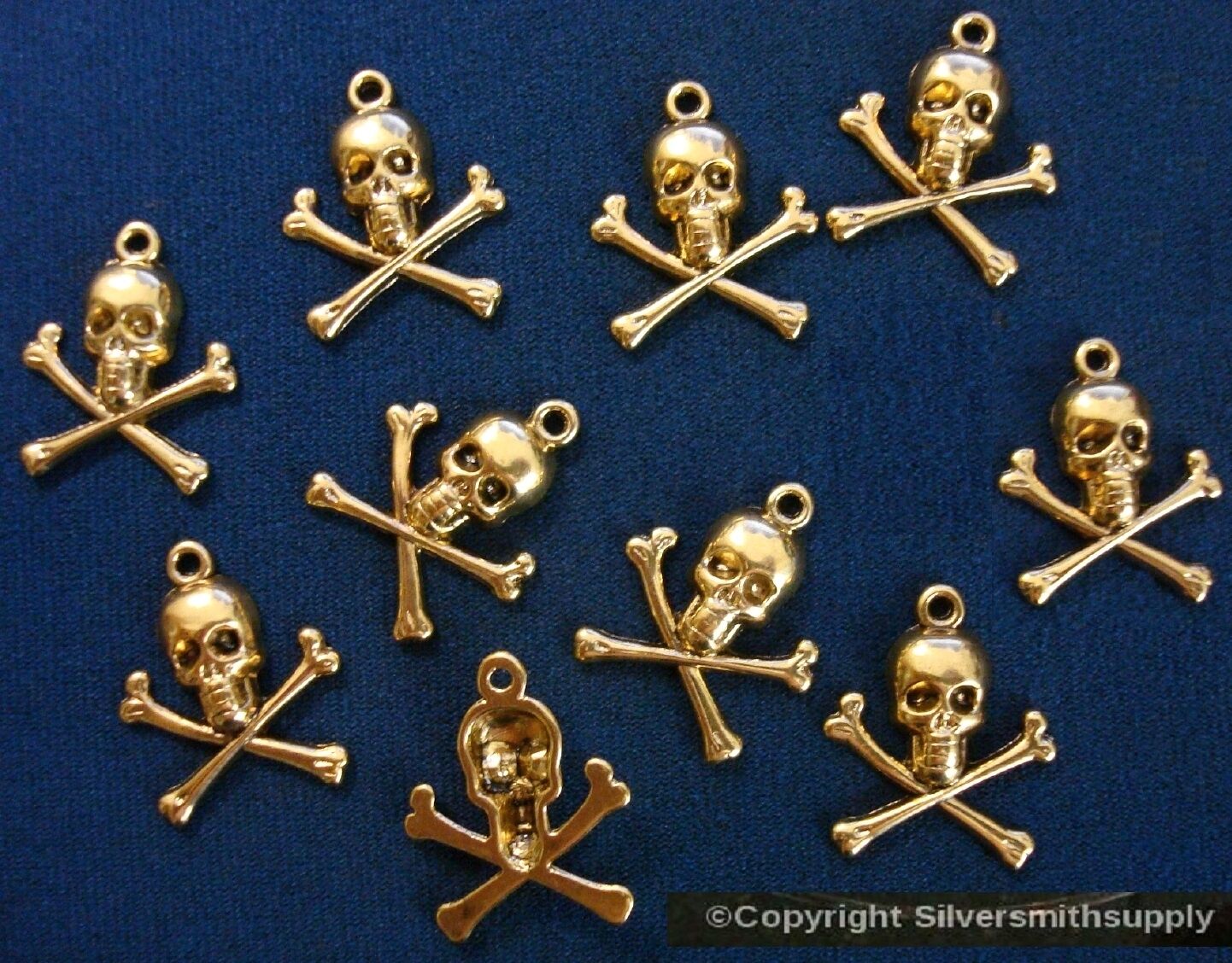 10 Golden skulls jewelry pendant charms ant gold plated skull findings CFP084 Silversmithsupply.com