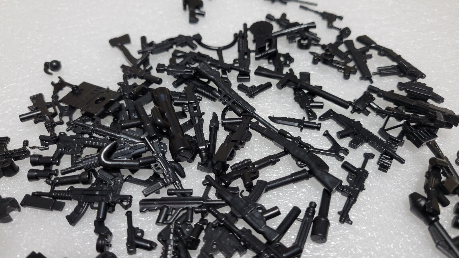 100 PCS WEAPON PACK - Assorted Lot of Weapons Guns, Rifles for Lego Minifigure Compatible for Lego - фотография #3