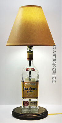 JOSE CUERVO ESPECIAL GOLD Tequila  Liquor Bottle TABLE LAMP Light with Wood Base Jose Cuervo - фотография #11