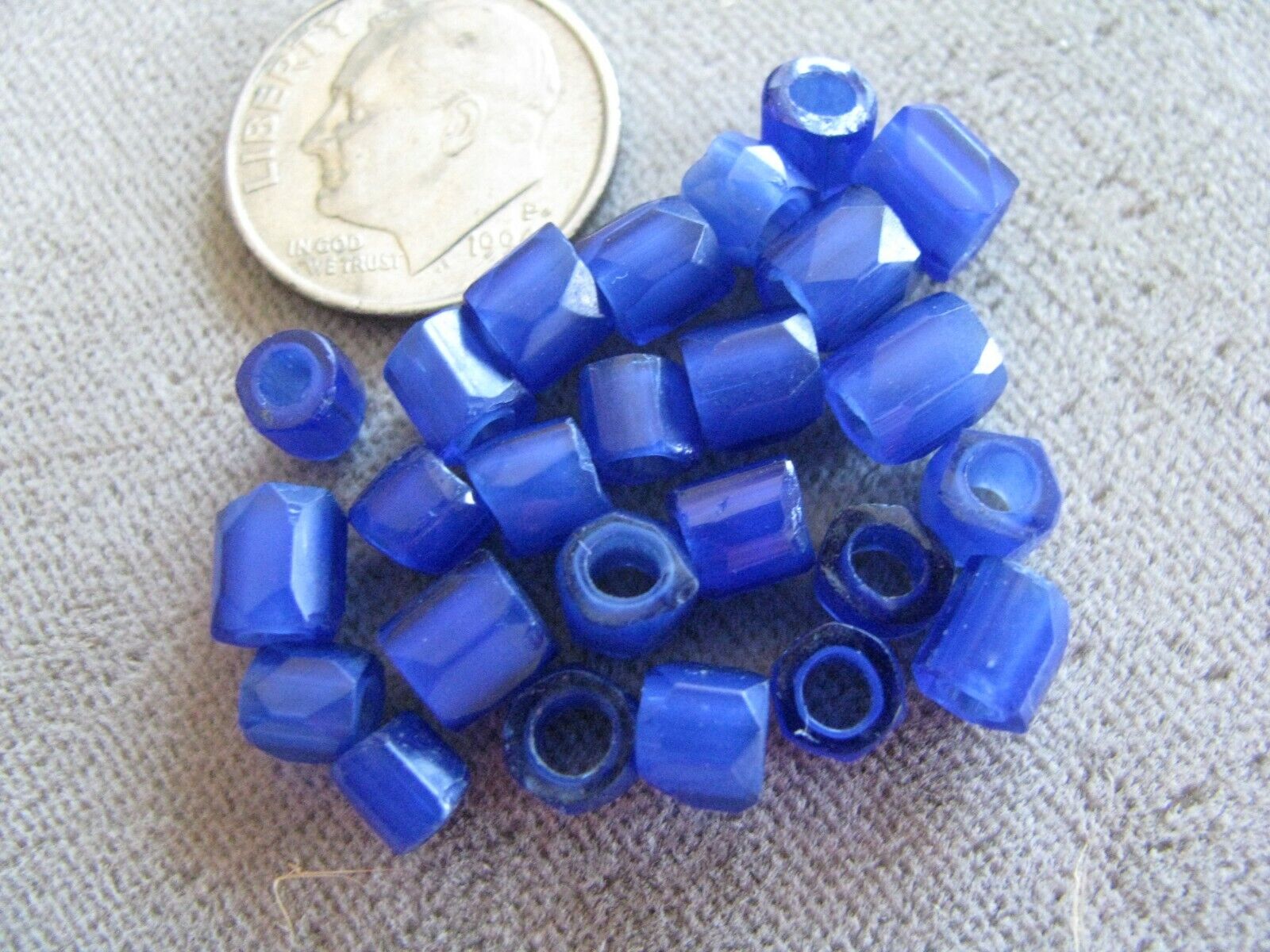 Lot of 25 Antique Czech Glass African Trade Beads Russian Blues 5mm Без бренда - фотография #2