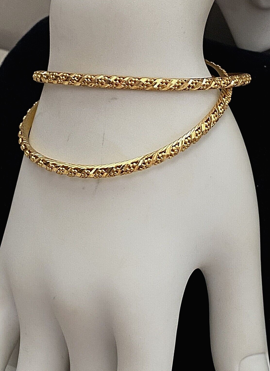 22K Solid Yellow Gold Beaded Pattern Bangle Bracelet Set, 21.40 grams SCS - фотография #4