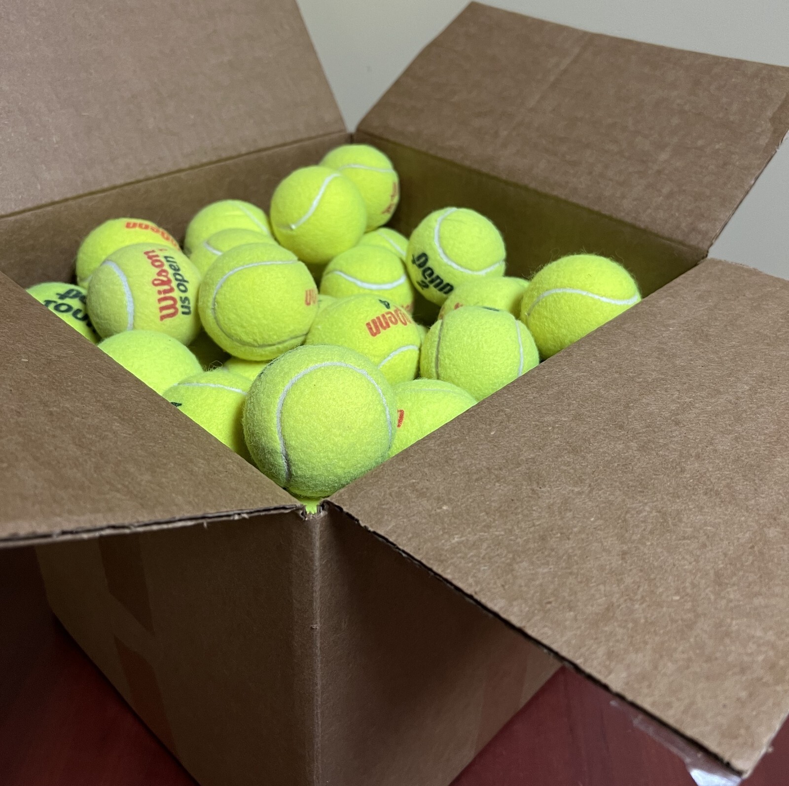 100 Lightly Used Tennis Balls - FREE SHIPPING! Mixed Brands 001