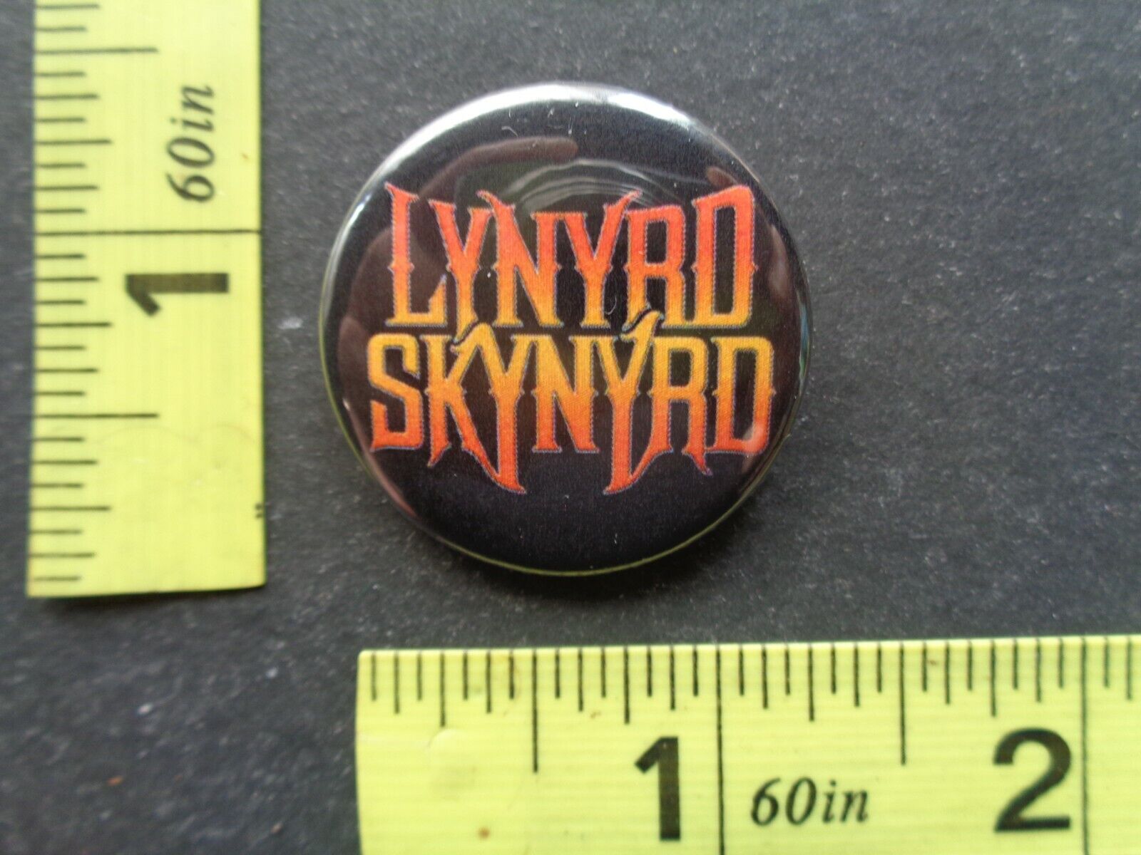 LYNYRD SKYNYRD,B/W Promo photo,5 ORIGINAL Backstage passes,metal pin/button Без бренда - фотография #3