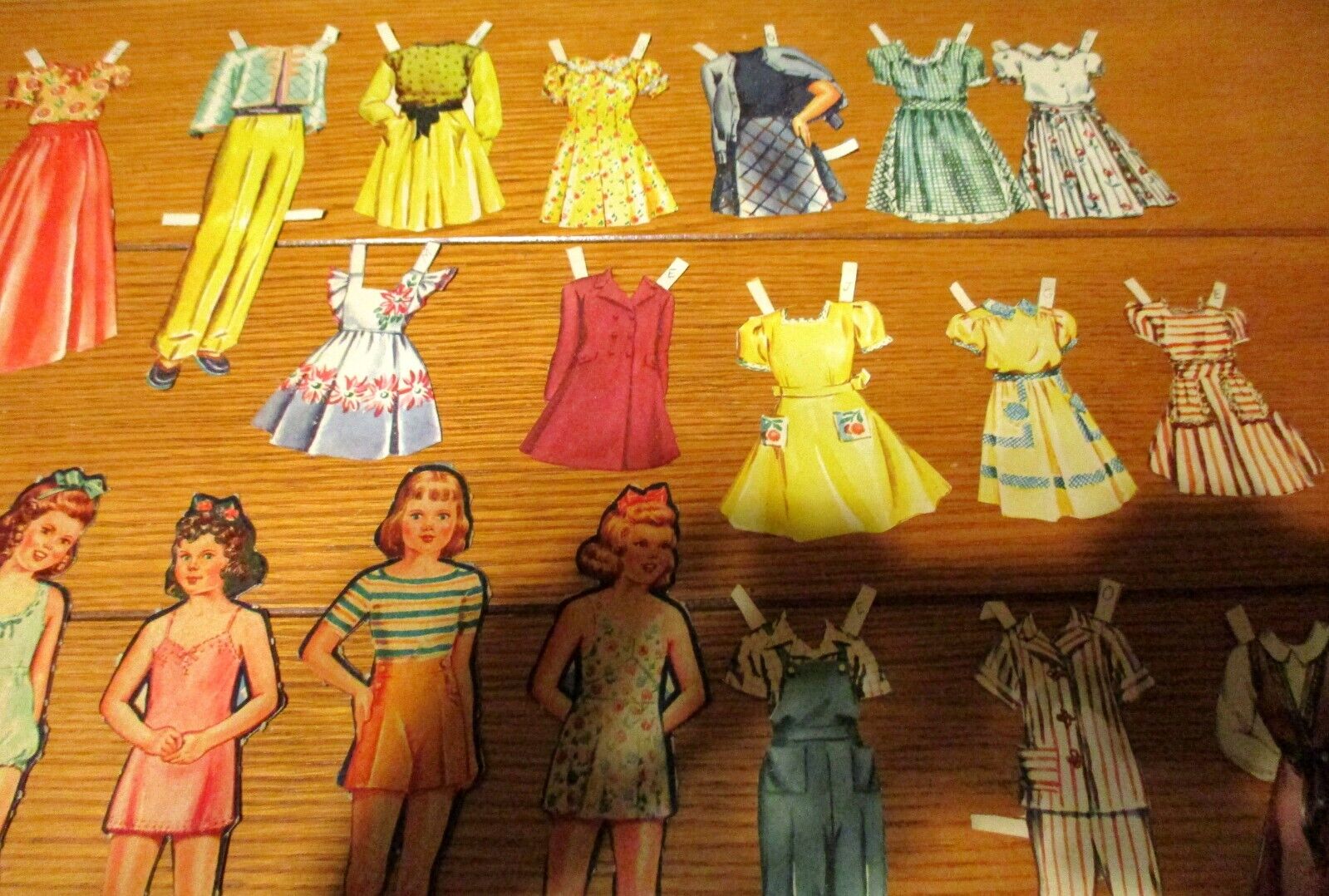 Vintage Paper Doll and Outfit Lot (75) W/15 Dolls & 60 Outfits   NICE!!!!     #3 Unbranded - фотография #8