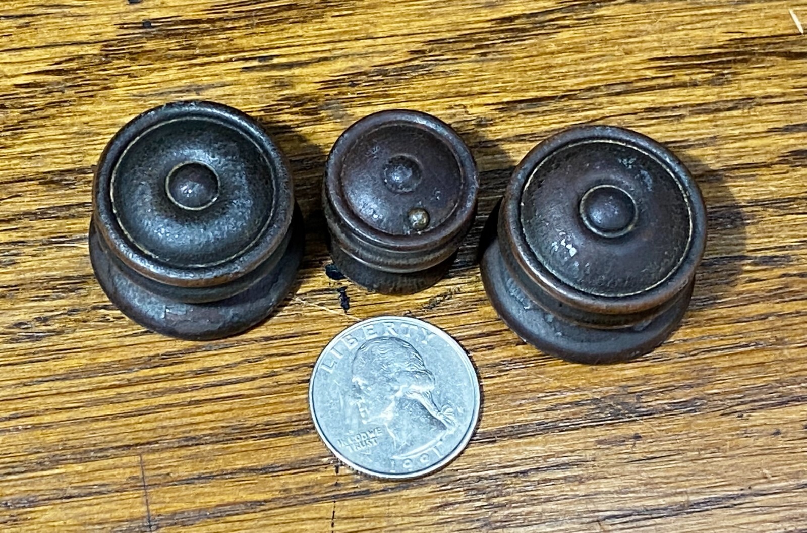 3 Matching Antique Vintage Wood Radio Knobs w/ Center Dot Design, c. 1930’s Philco RCA Crosley Zenith Silvertone Airline Atwater Kent GE ++ - фотография #2