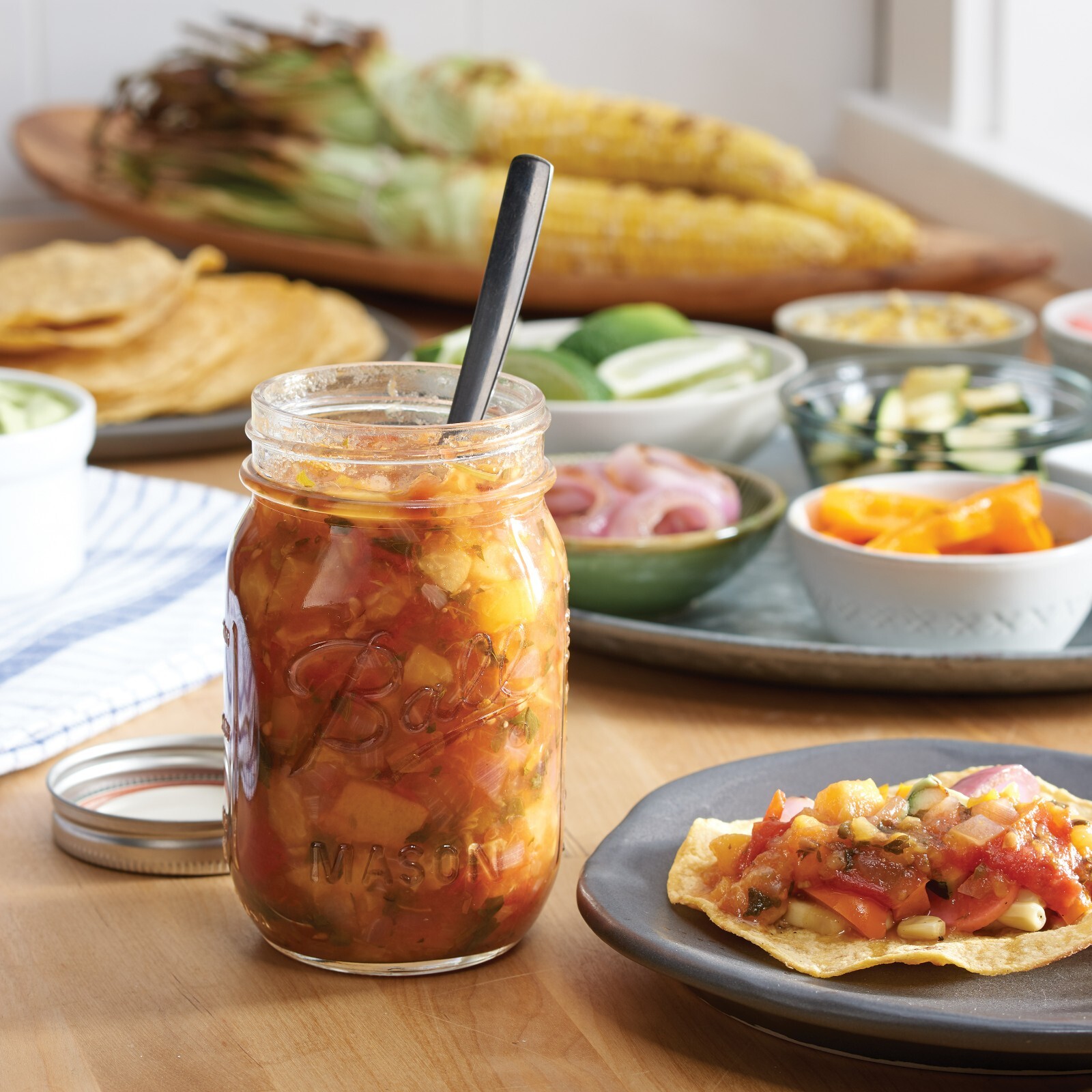 Regular Mouth 16oz Pint Mason Jars with Lids & Bands, 12 Count BALL 67000 - фотография #10