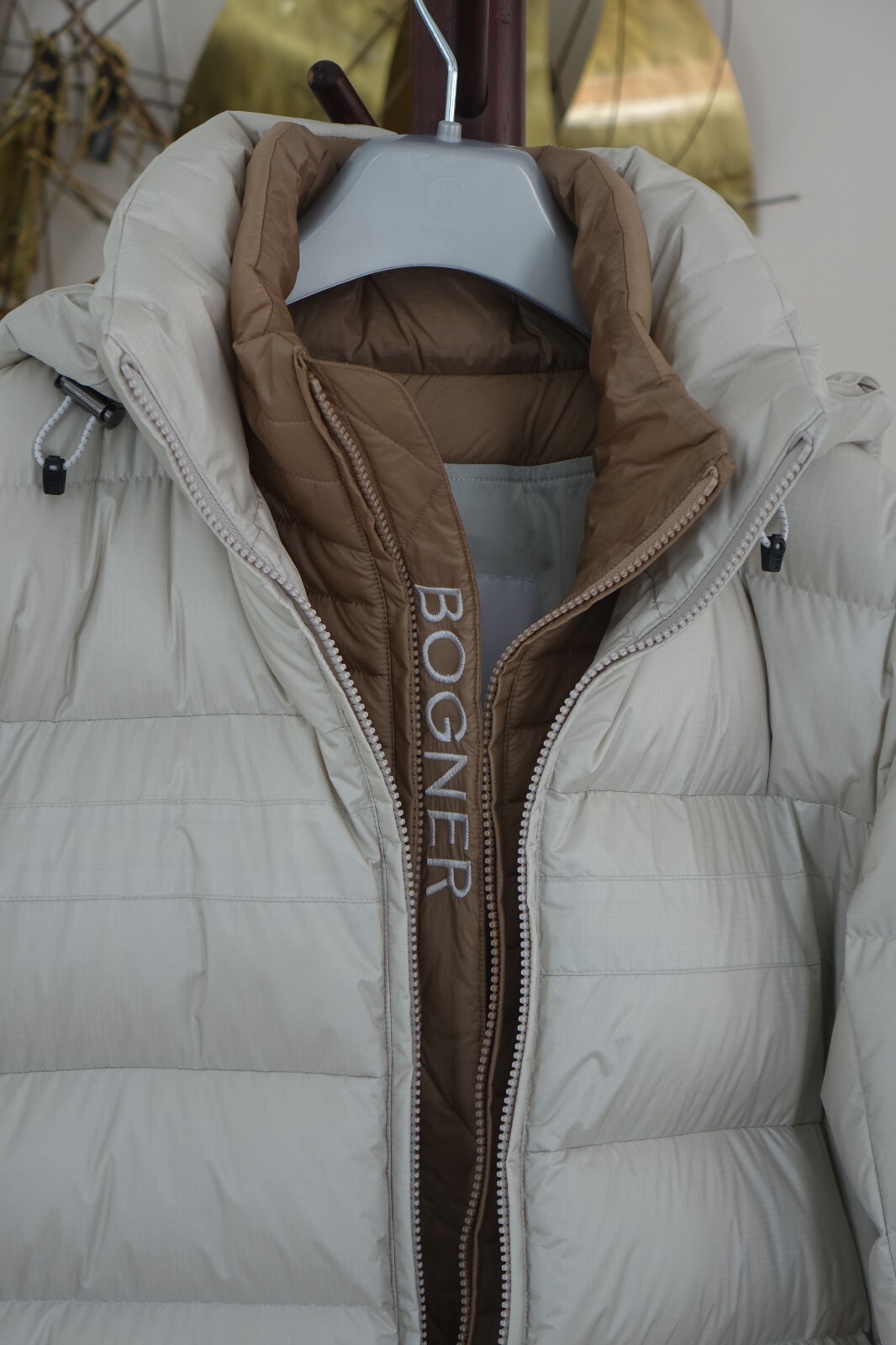 BOGNER Sim-D Down Ski Jacket, Men's 40, Ivory/Caramel, Powder Skirt Bogner - фотография #8